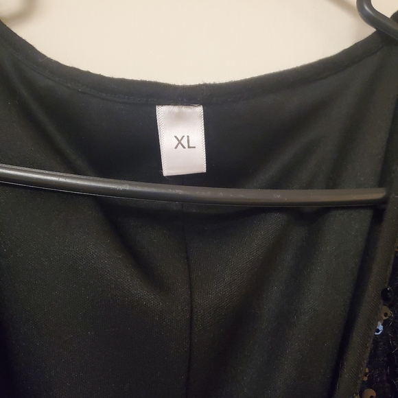 Dress - Picture 4 of 4